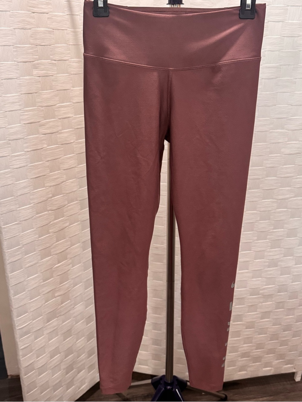 Nike Mauve Athletic Leggings